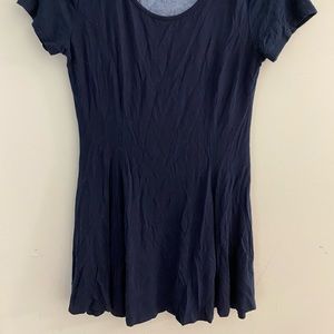 Finn and Clover Flowy Navy Blue Tee. Size M